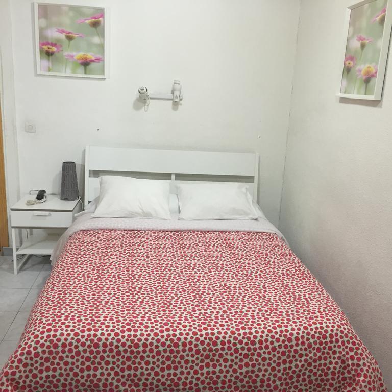 Hostal เตรสกันตอส ภายนอก รูปภาพ