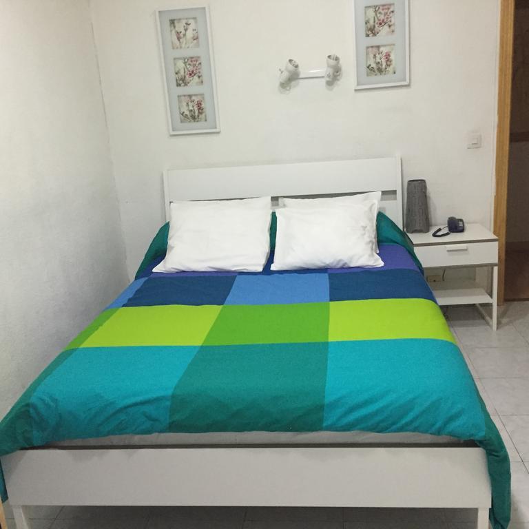 Hostal เตรสกันตอส ภายนอก รูปภาพ